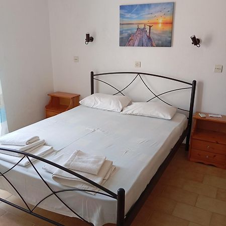 George Rooms Votsi  Luaran gambar