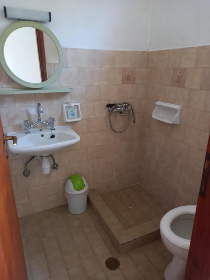 George Rooms Votsi  Luaran gambar