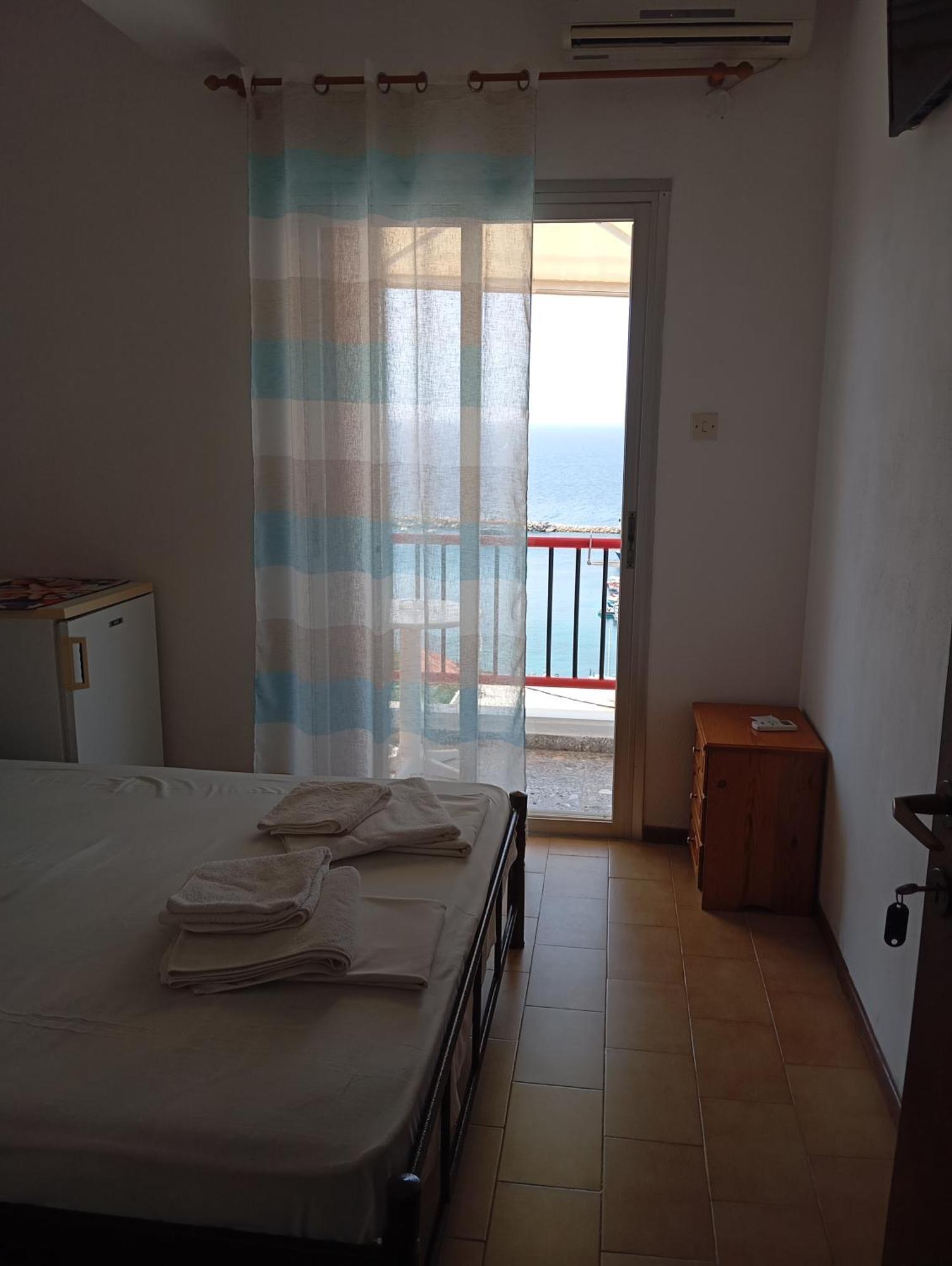 George Rooms Votsi  Luaran gambar